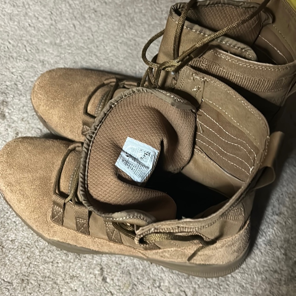 Men’s Nike boot